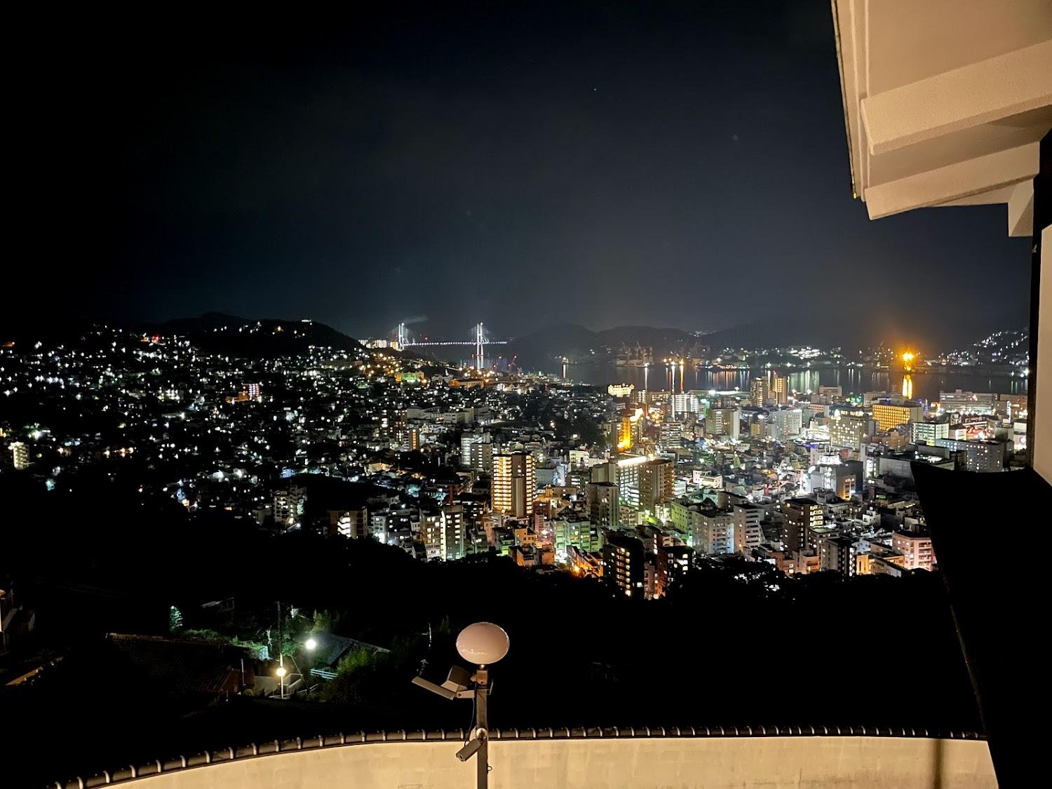 Cover Image for ホテル倚天居