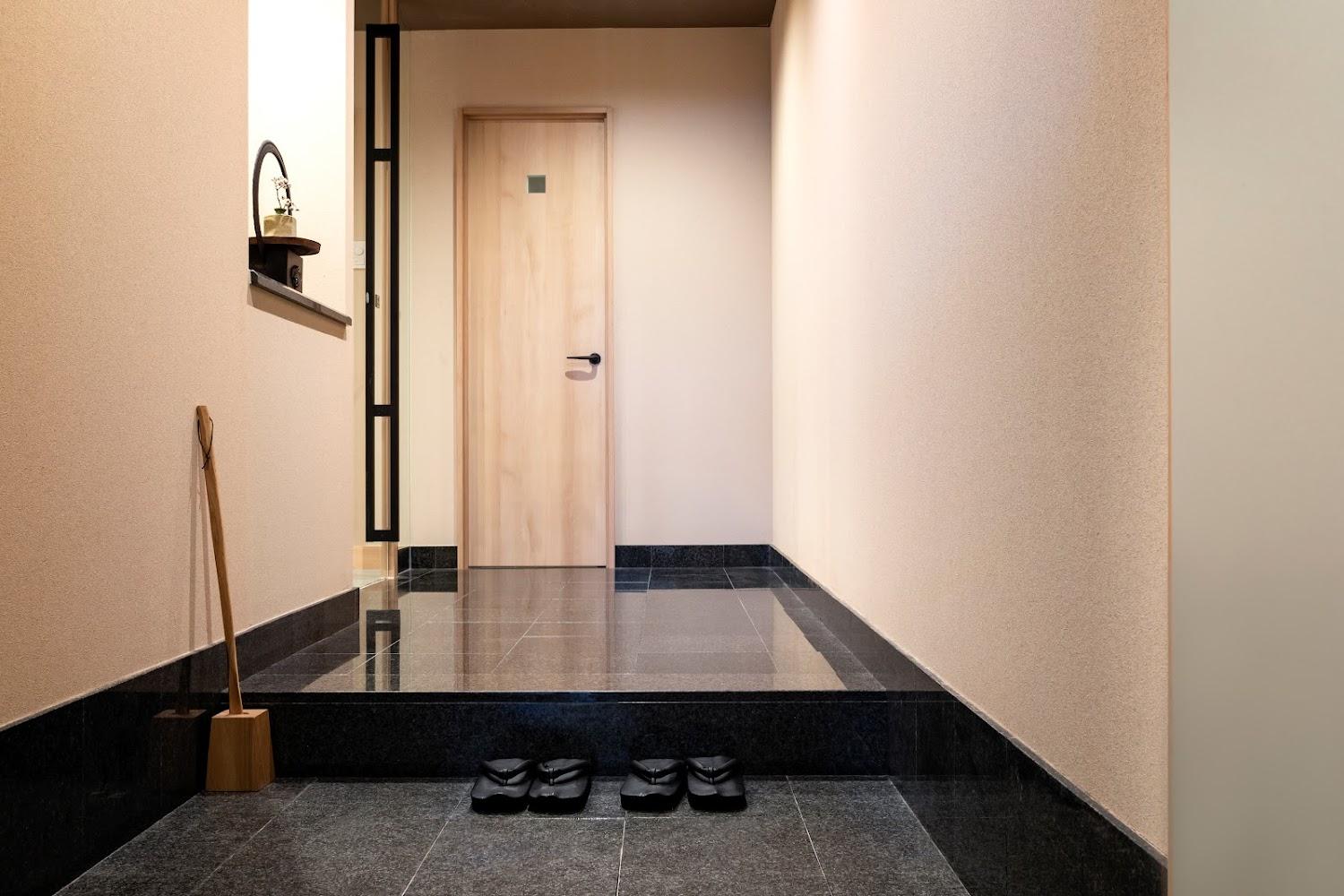 Cover Image for Rinn Shirakawa South