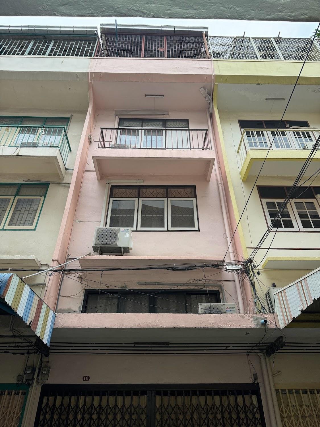 Cover Image for Krung Tone Hostel