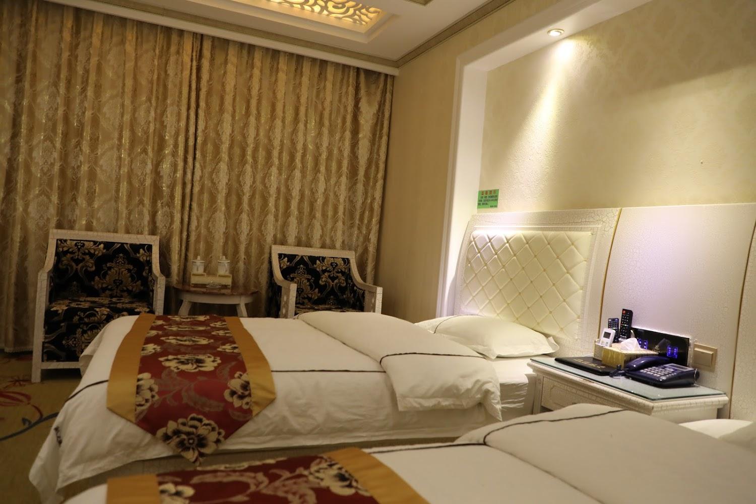 Cover Image for Lichun Hotel