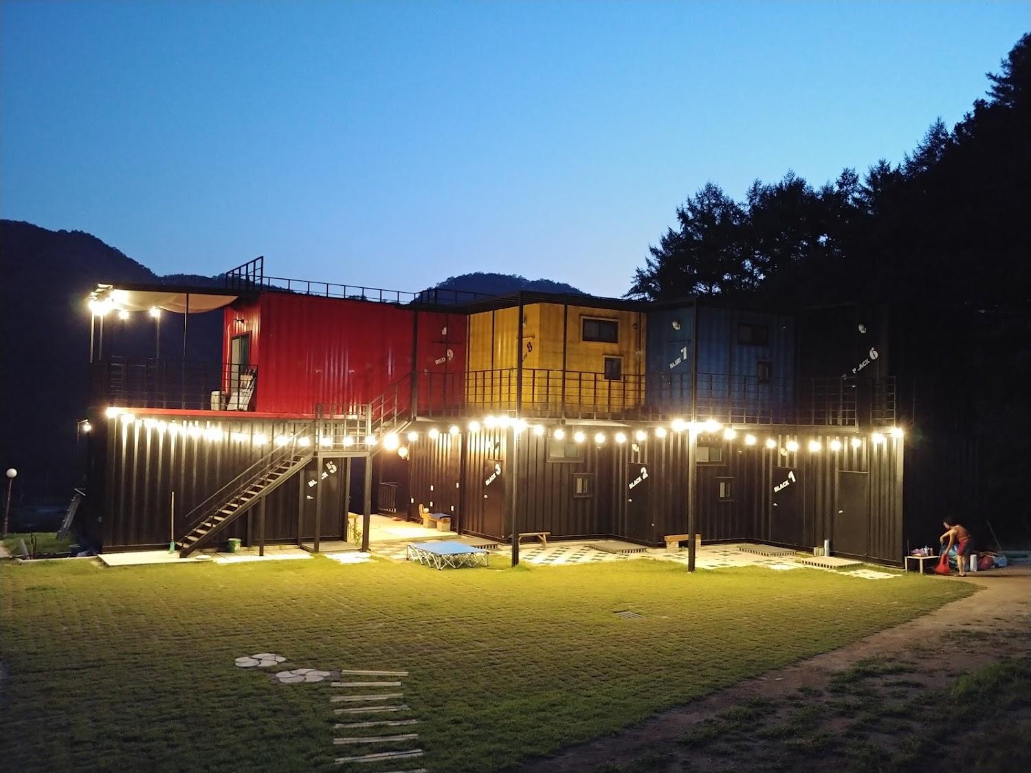 Cover Image for 이층달빛펜션
