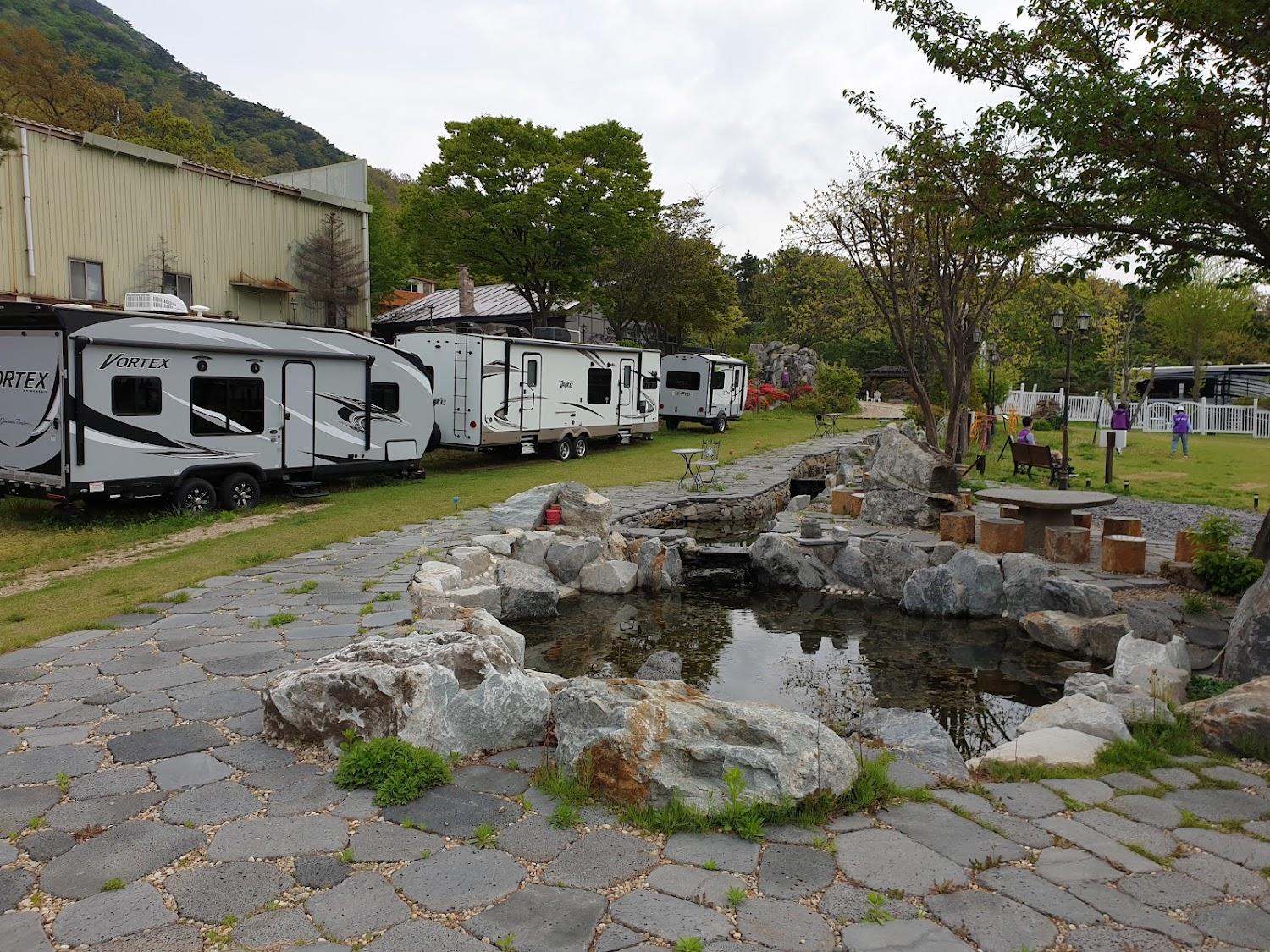 Cover Image for Skyland Caraban Resort
