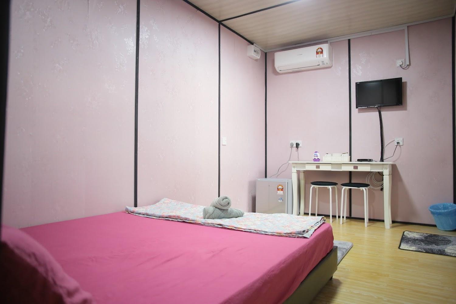 Cover Image for Padang Besar Red Cabin Roomstay