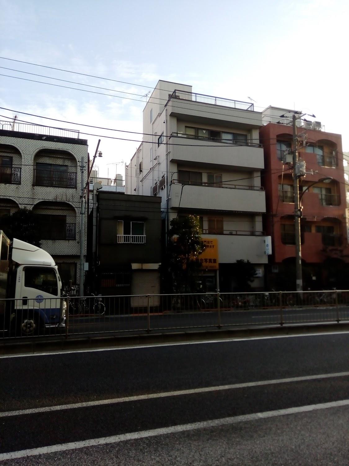 Cover Image for Namidabashi Hotel
