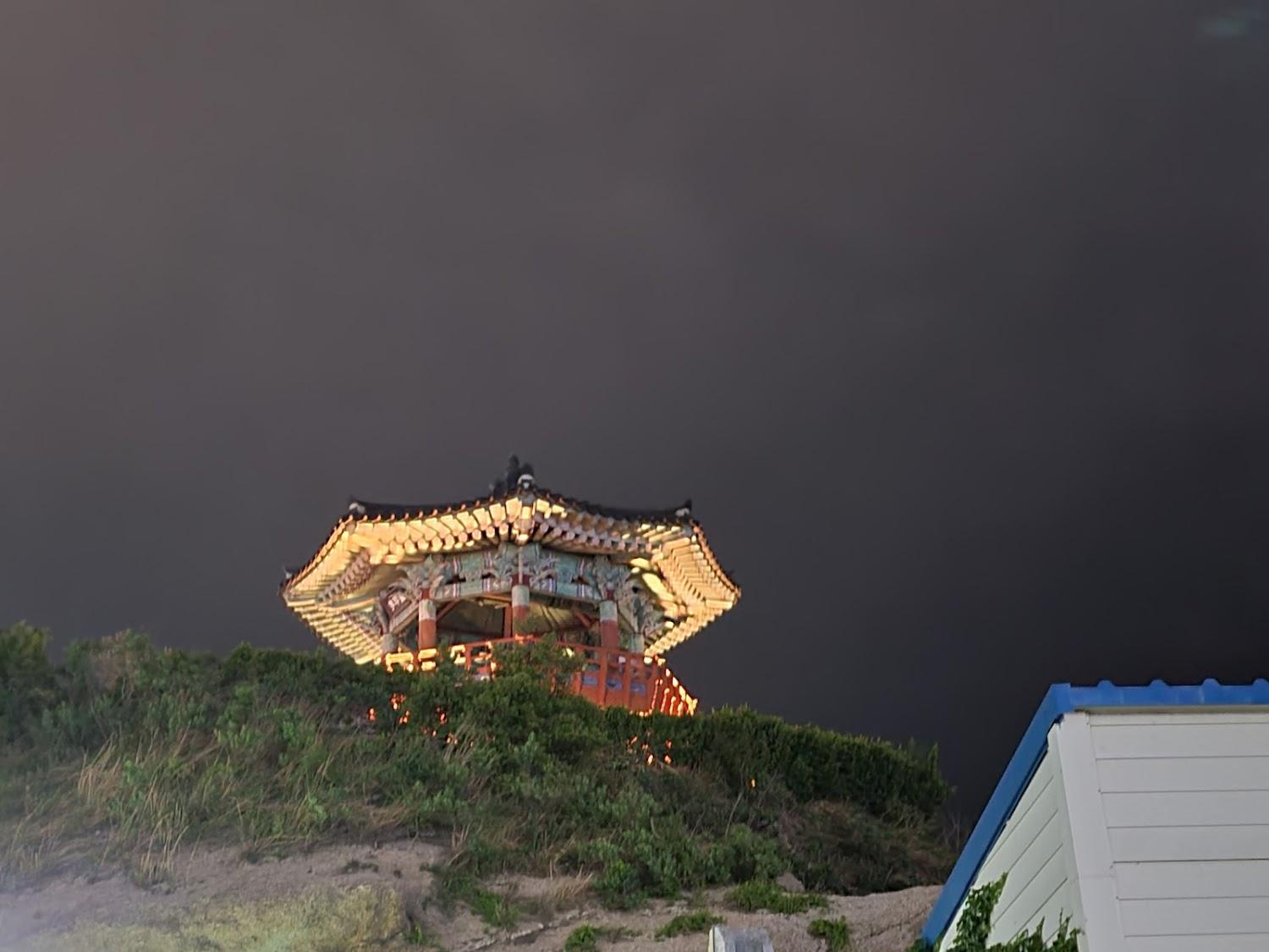 Cover Image for 등대비치