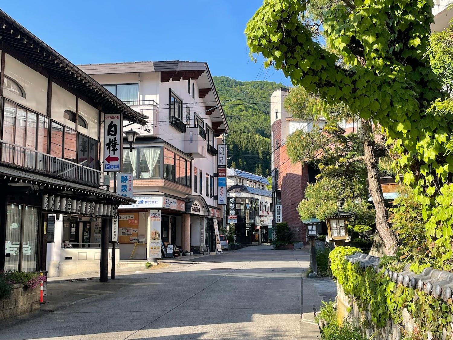 Cover Image for Resort in ABE