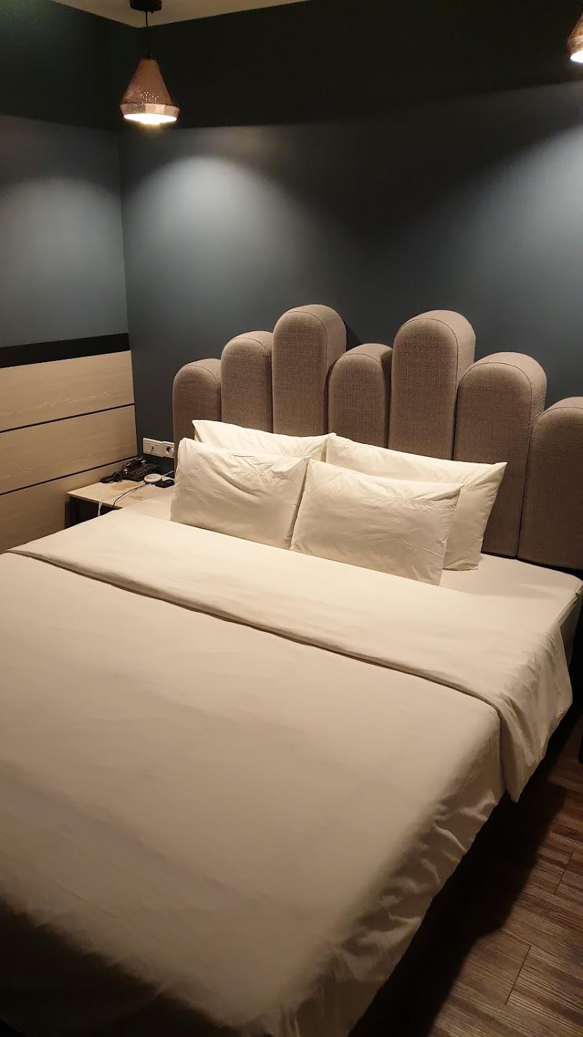 Cover Image for Dublin Hotel