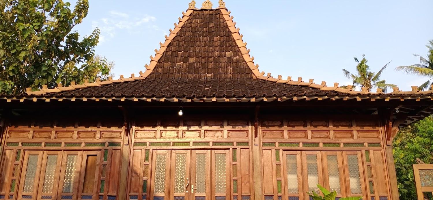 Cover Image for Rumah Jawa Apik Guest House, Kopi dan Rest