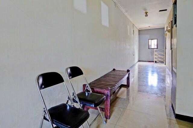 Cover Image for OYO 91126 Kertajaya Residence Surabaya