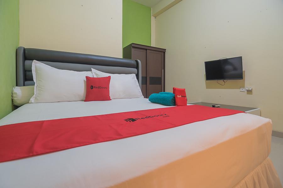 Cover Image for RedDoorz near Lapangan Tennis Balikpapan