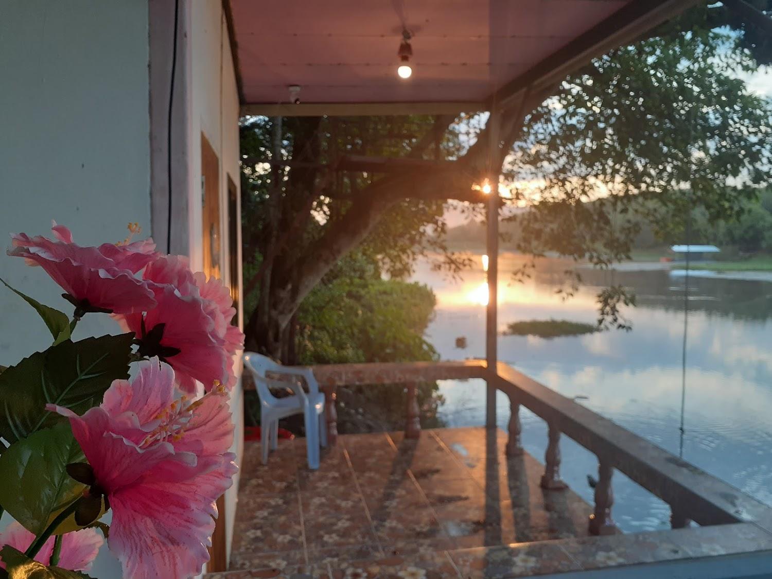 Cover Image for บ้านระเบียงบัวที่พักนายูง