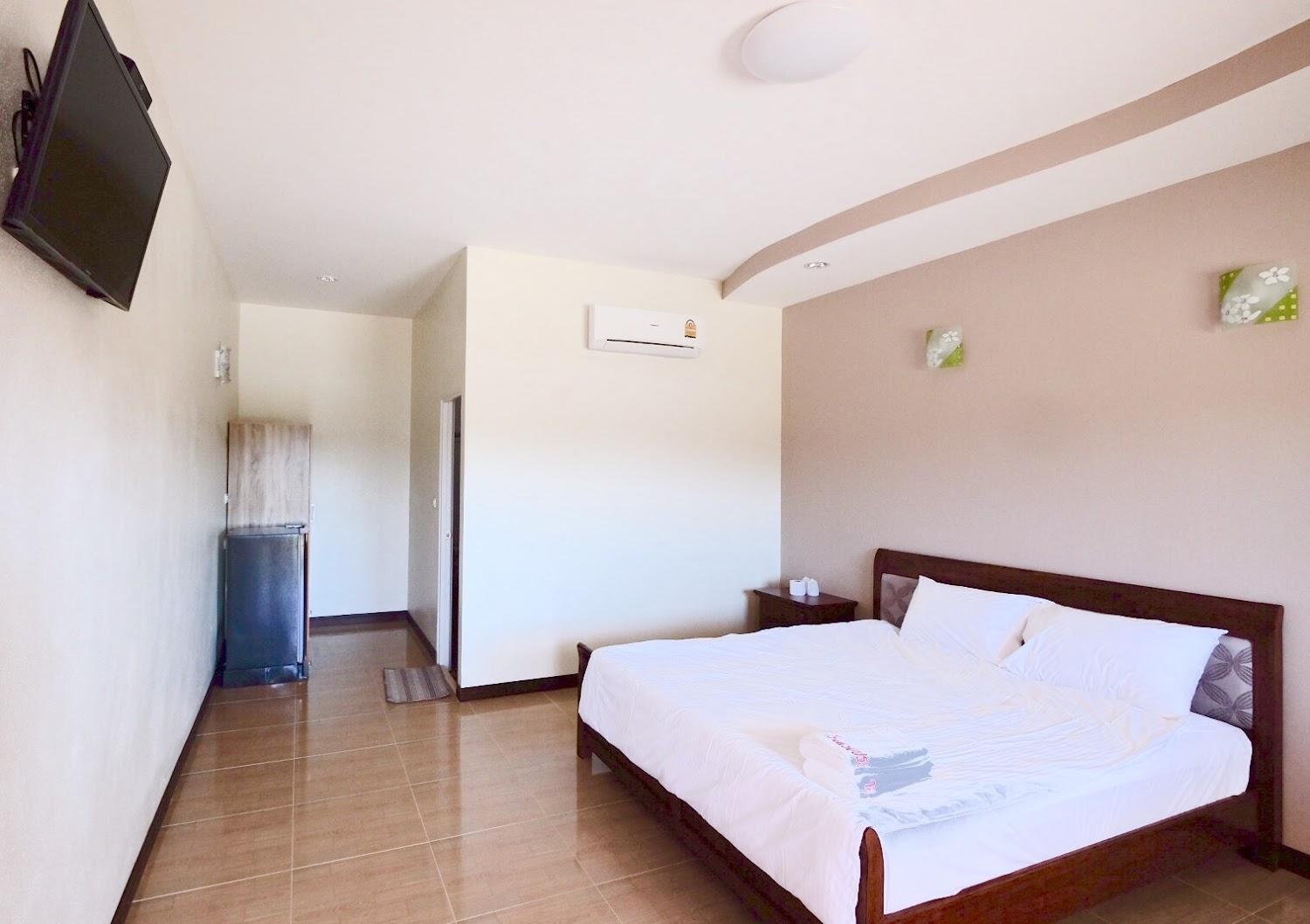 Cover Image for โรงแรม ประกายทอง สว่างแดนดิน - Prakaithong Hotel Sawang Daen Din