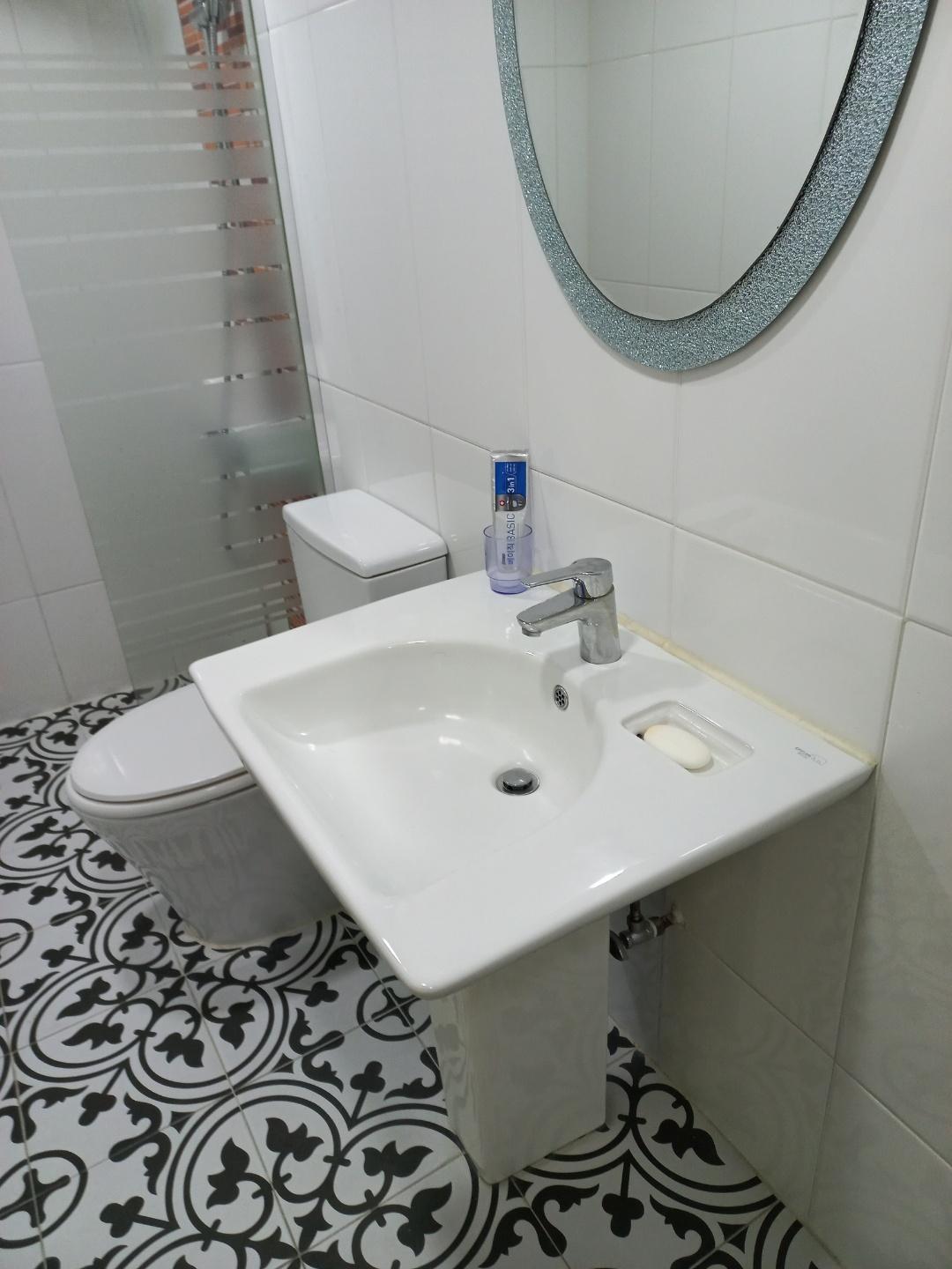 Cover Image for Sumotel