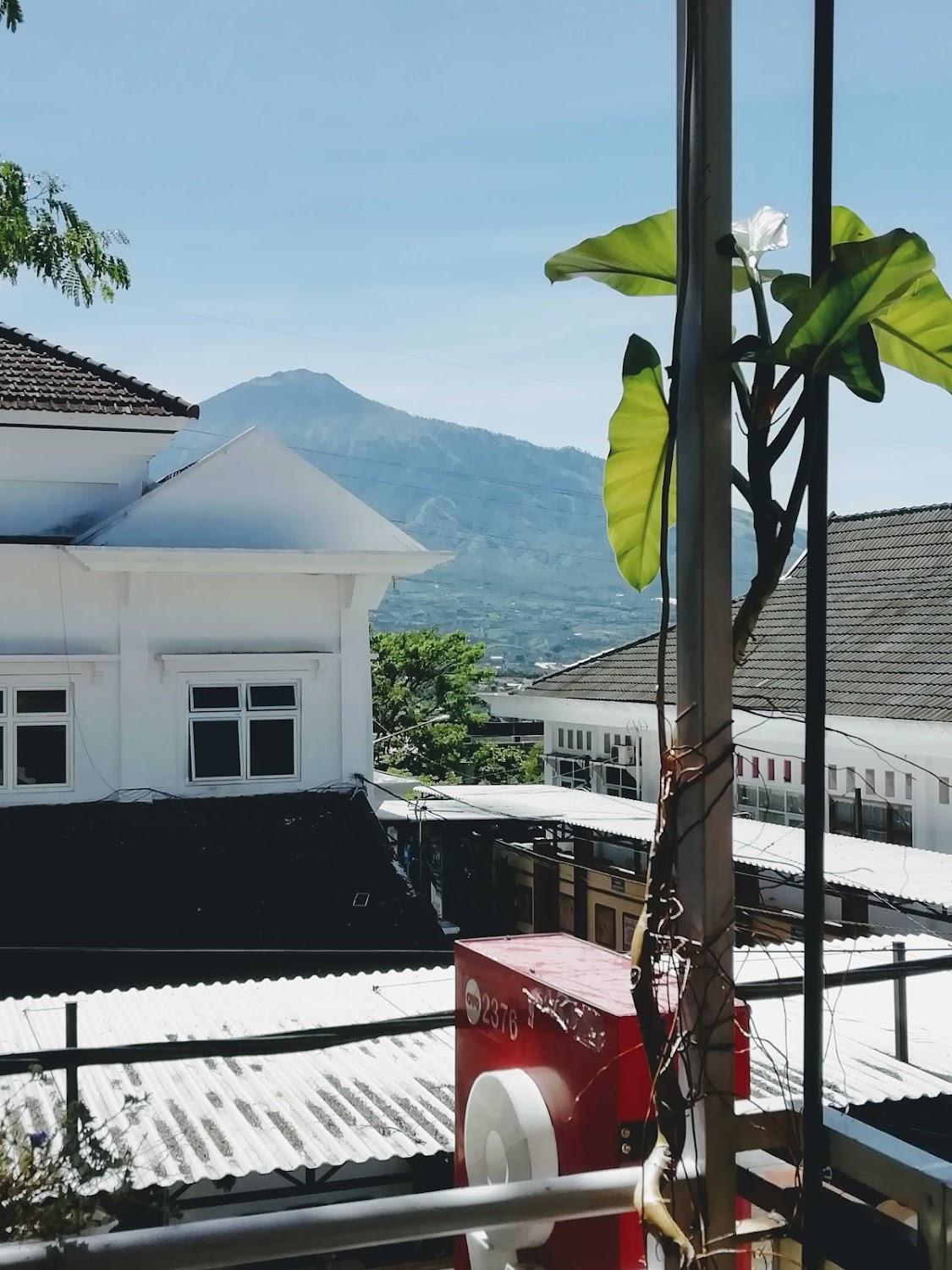 Cover Image for OYO 2376 Tiara Residence Syariah