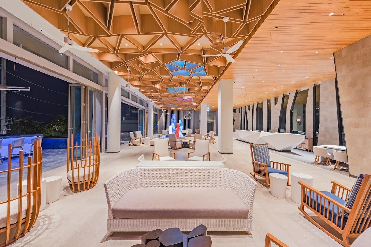 Cover Image for Oceanfront Beach Resort