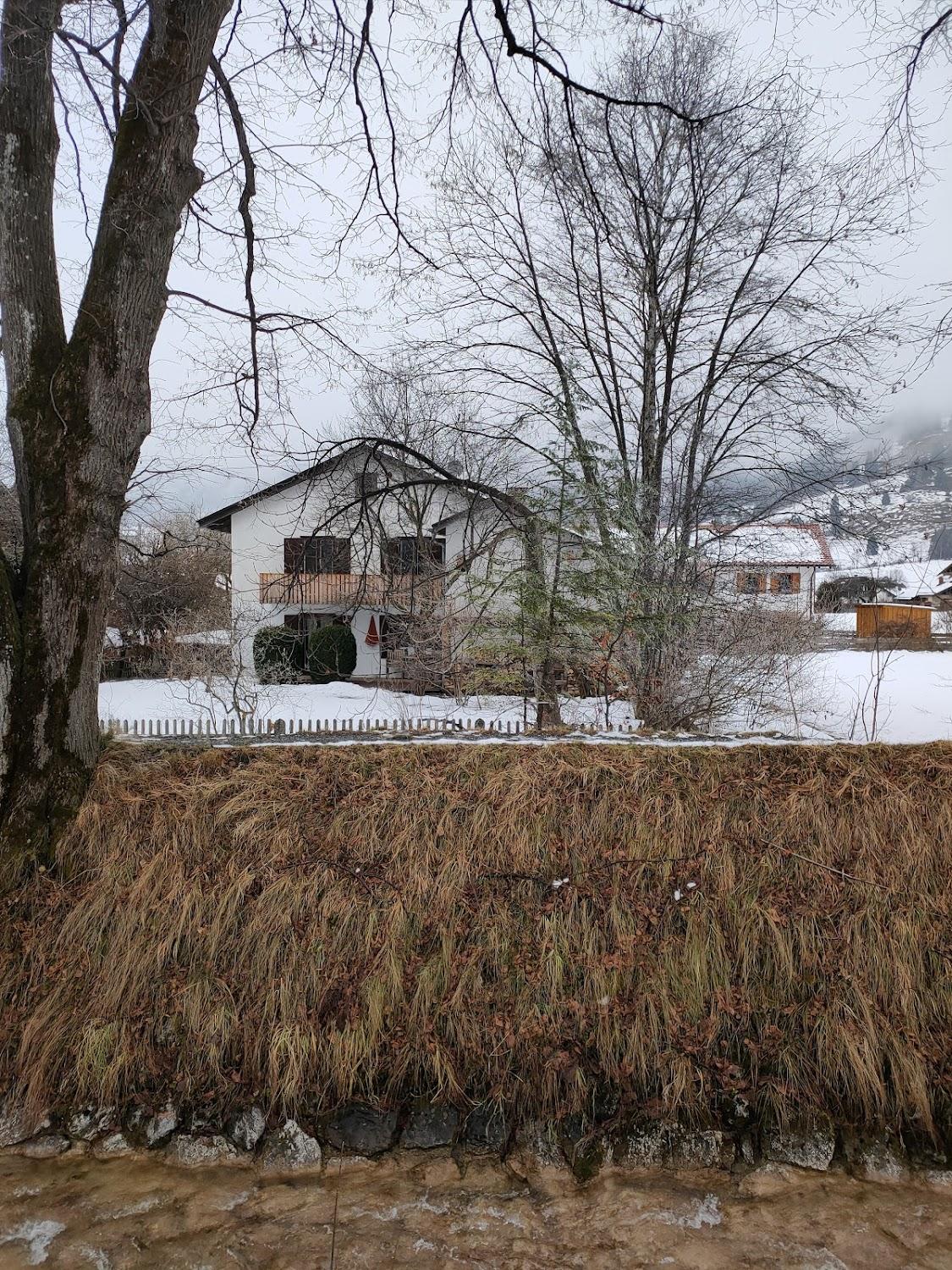 Cover Image for Bed and Breakfast Blaschke