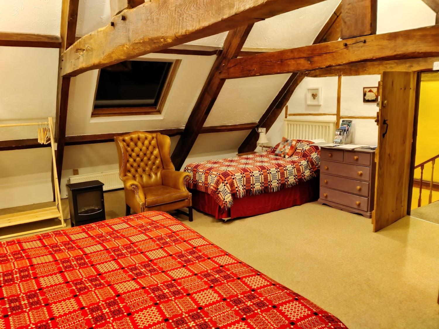 Cover Image for Kidwelly Farm Cottages ( book direct for best prices )