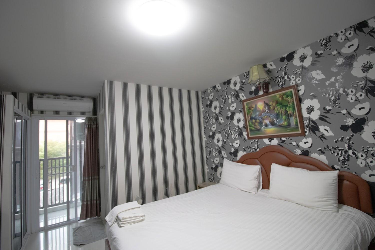 Cover Image for Kun Hotel