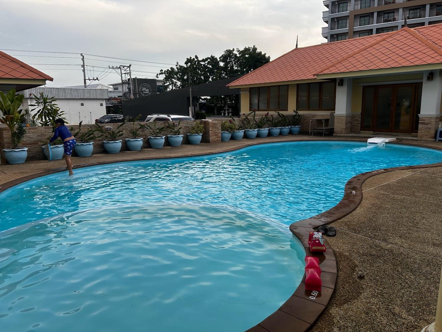 Cover Image for ECO HOSTEL
