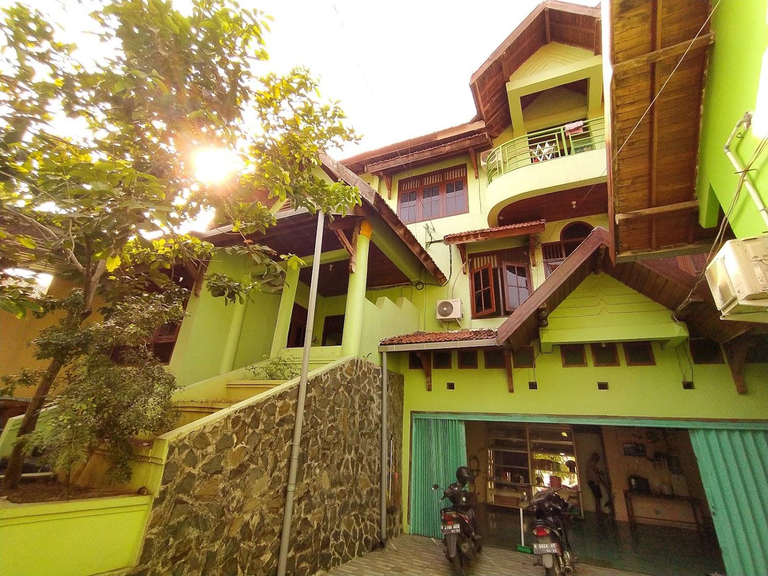 Cover Image for Kost Sriti Sri Rejeki Timur Semarang