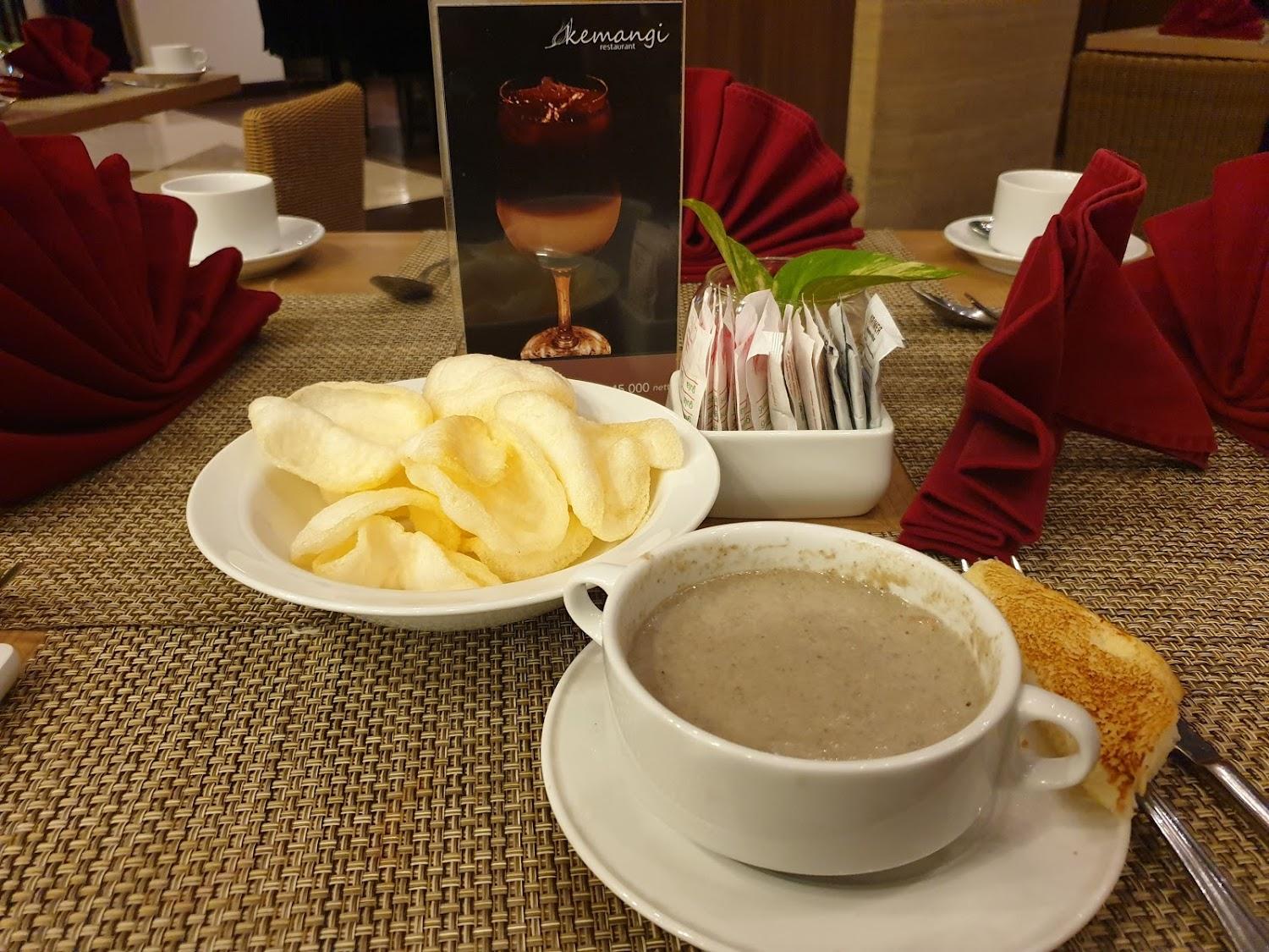 Cover Image for Hotel Santika Pandegiling Surabaya