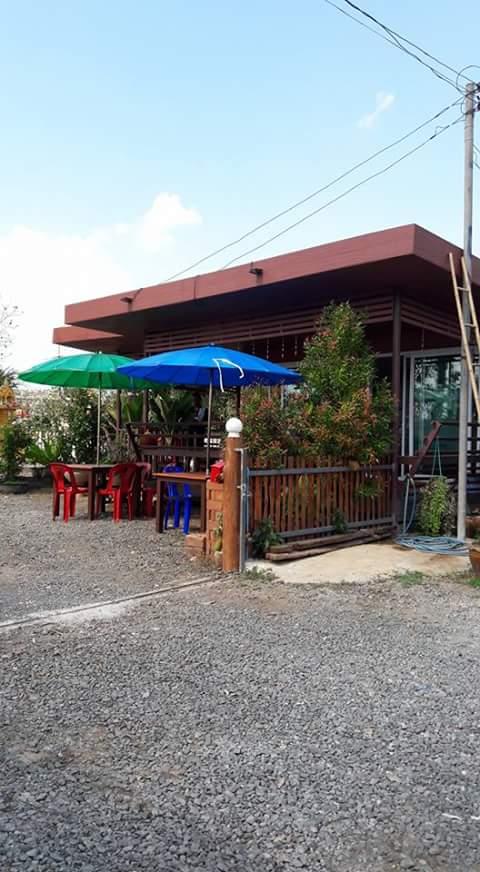 Cover Image for กลางทุ่งรีสอร์ท
