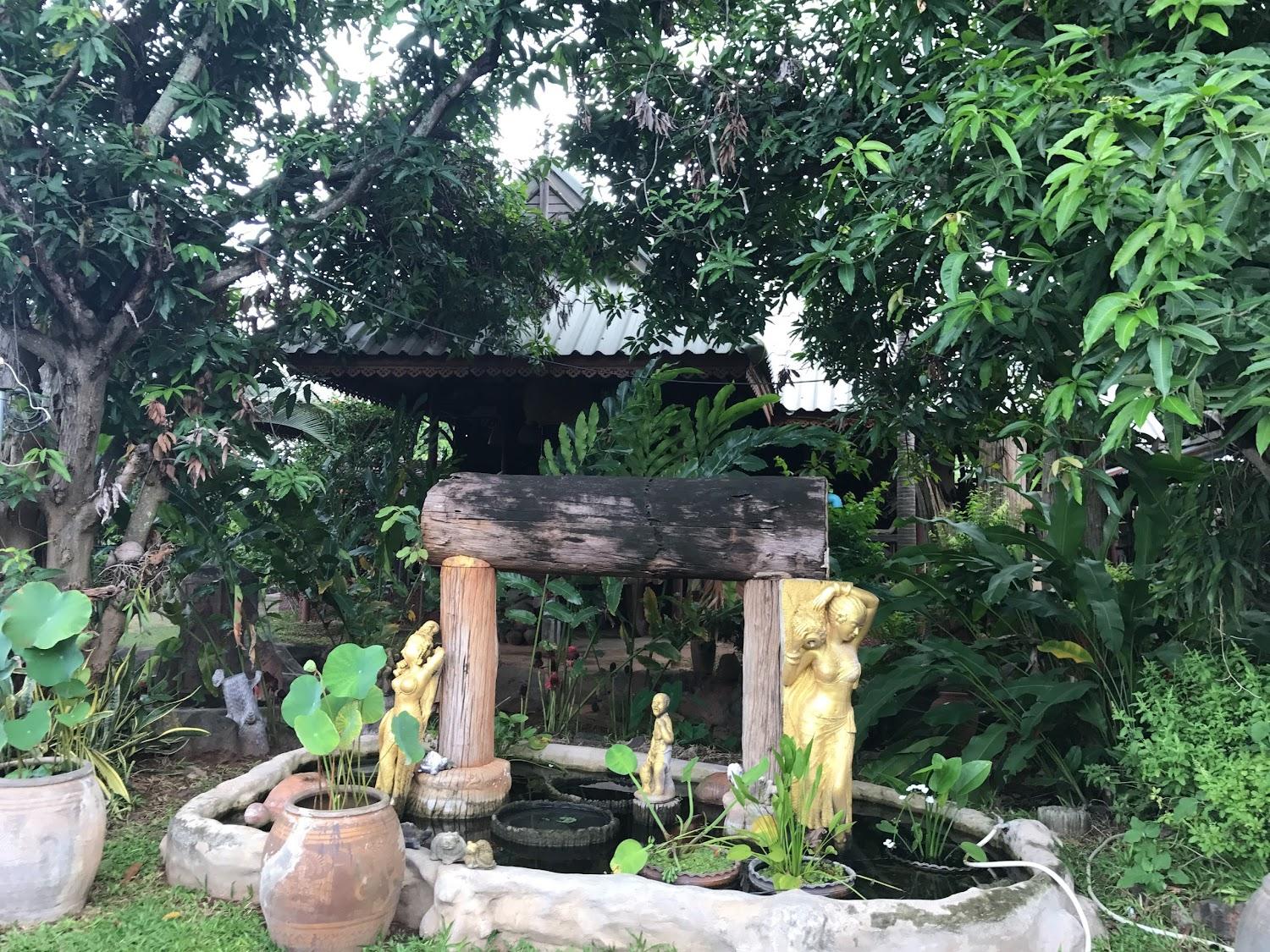 Cover Image for สวนอาหาร บ้านล้อเกวียน