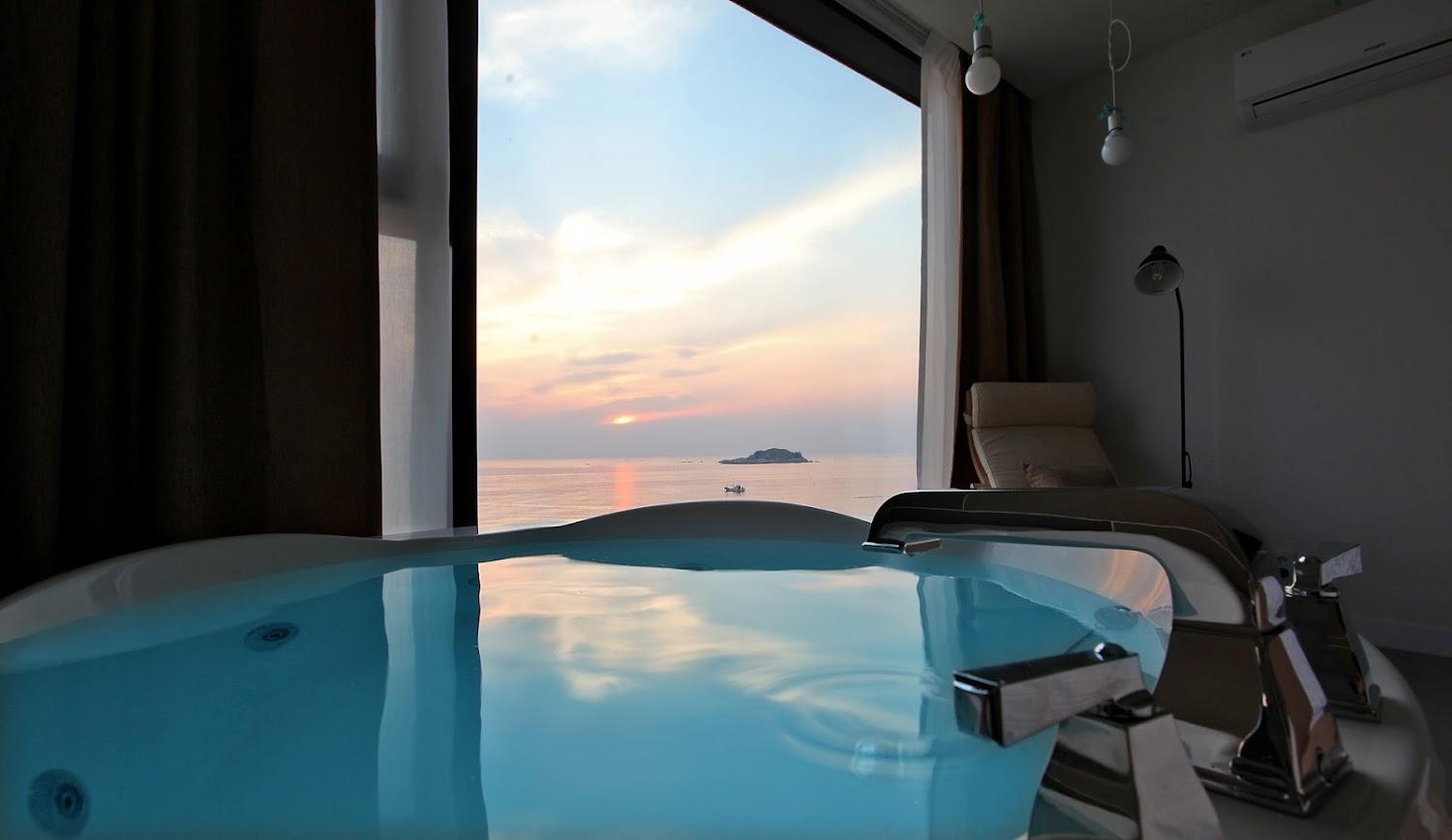 Cover Image for Pension Hue