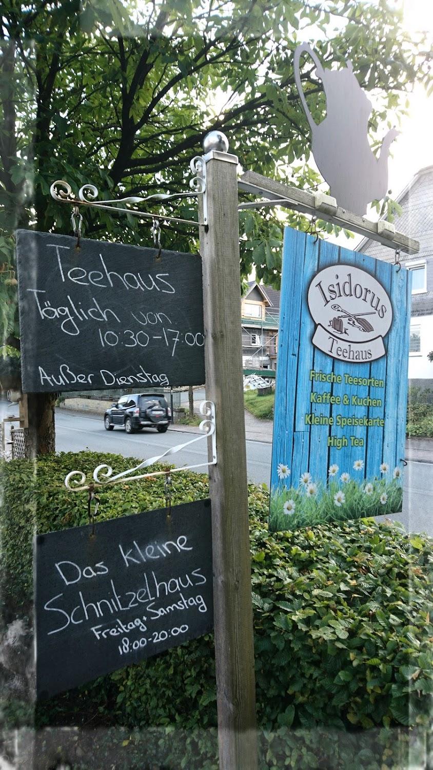 Cover Image for Teehaus, Schnitzelhaus und Bed & Breakfast