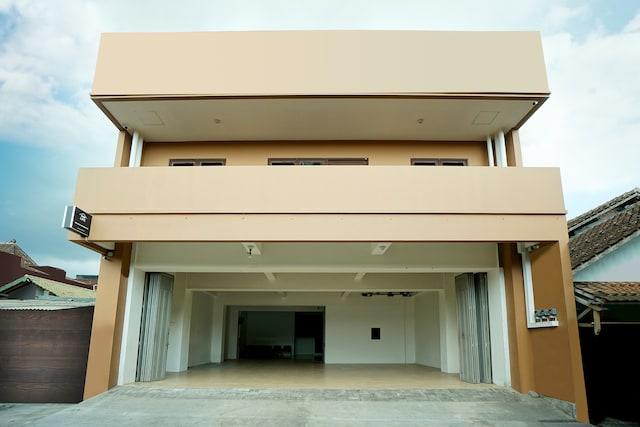 Cover Image for OYO Life 2617 Milenia Residence Syariah