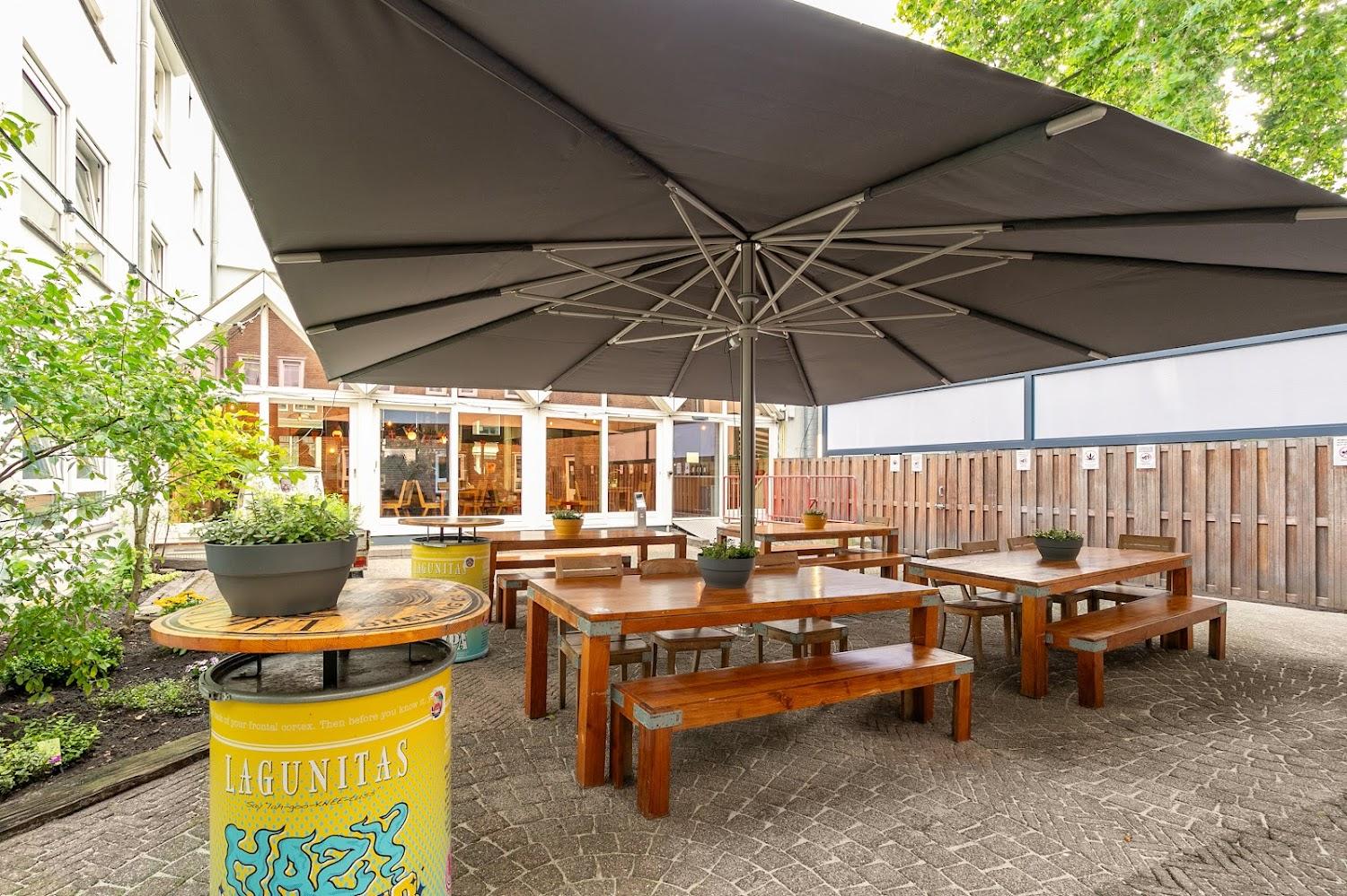 Cover Image for Hans Brinker Budget Hostel