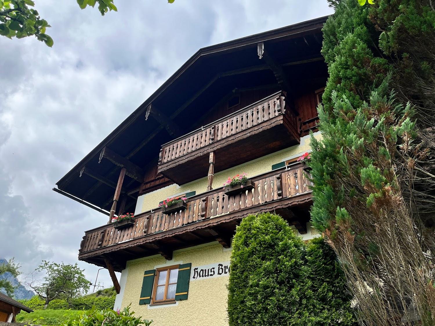 Cover Image for Haus Brandstein