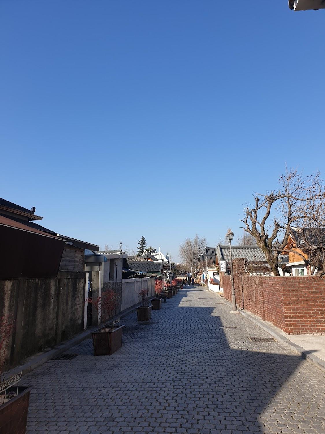 Cover Image for Hyeon