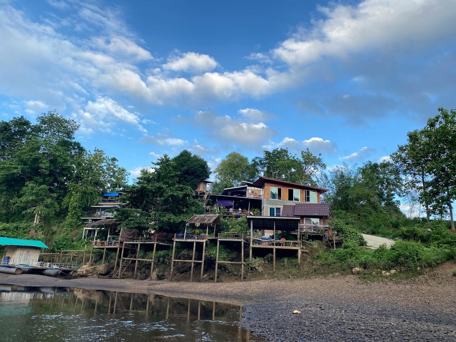 Cover Image for บ้านภูพิงดาว กาญจนบุรี