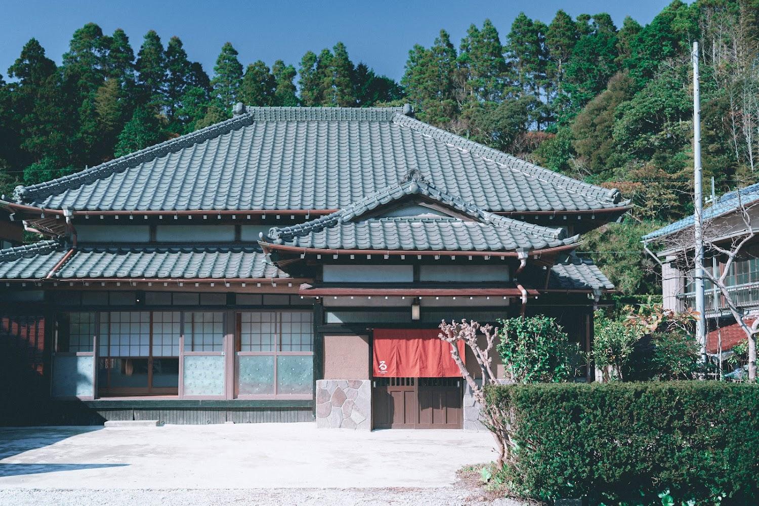 Cover Image for 古民家宿るうふ 波之家