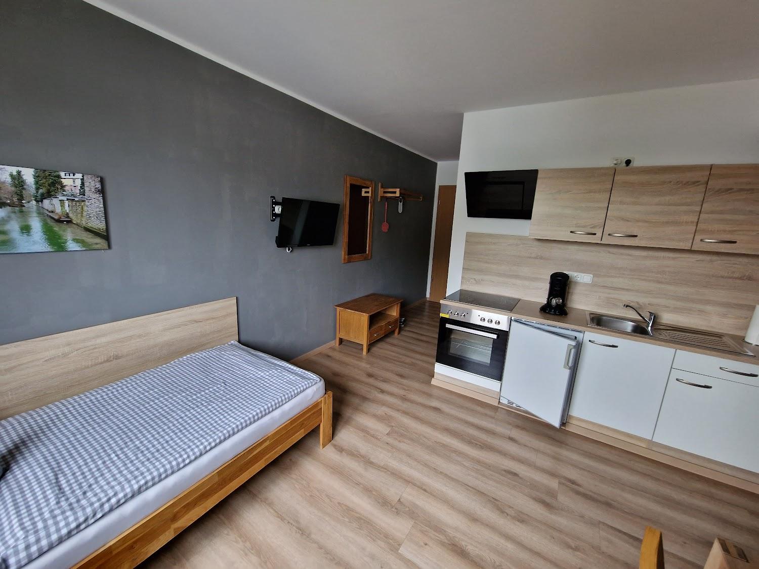 Cover Image for Pader-Motel