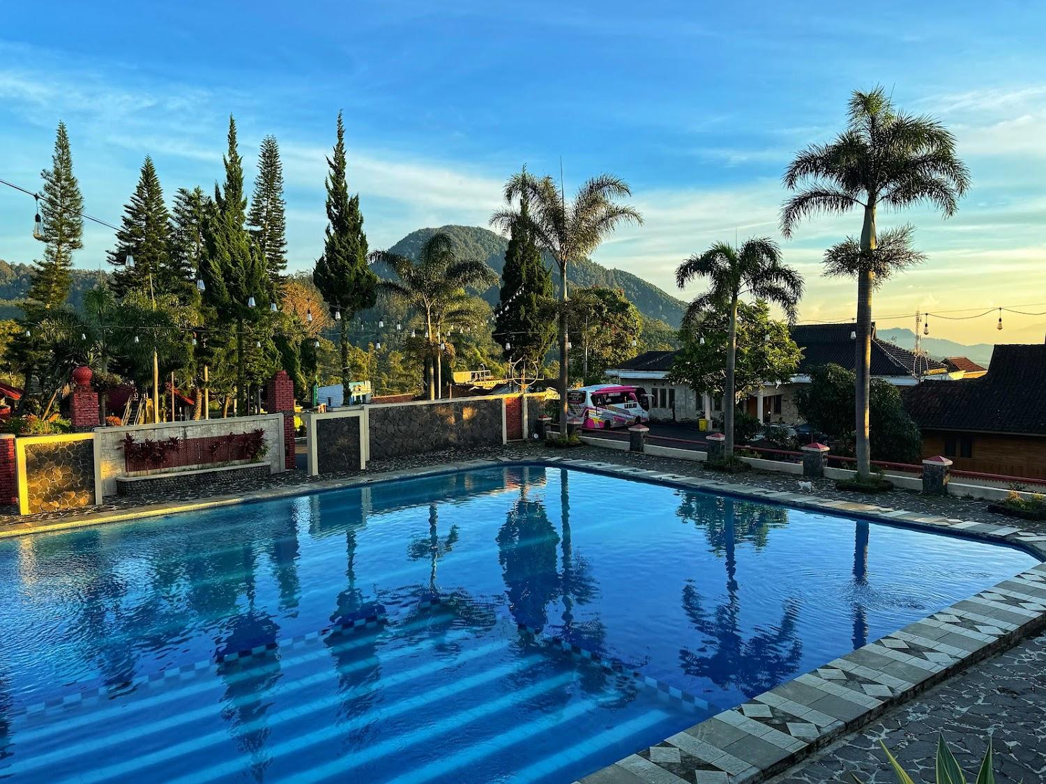 Cover Image for Kampung Strawberry Bungalow and Restaurant