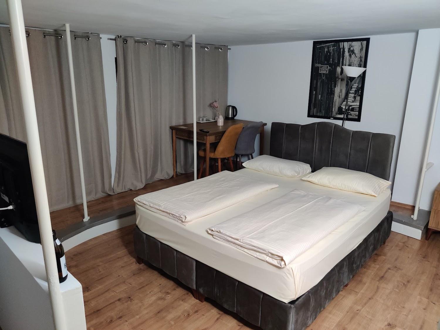 Cover Image for HR Rooms
