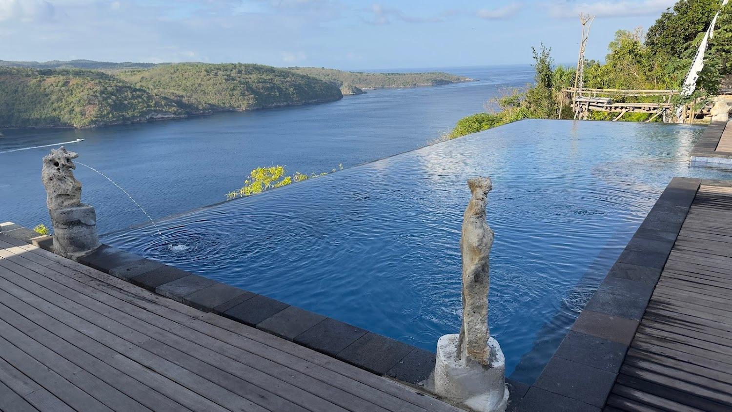 Cover Image for Ceningan Cliff Cottage