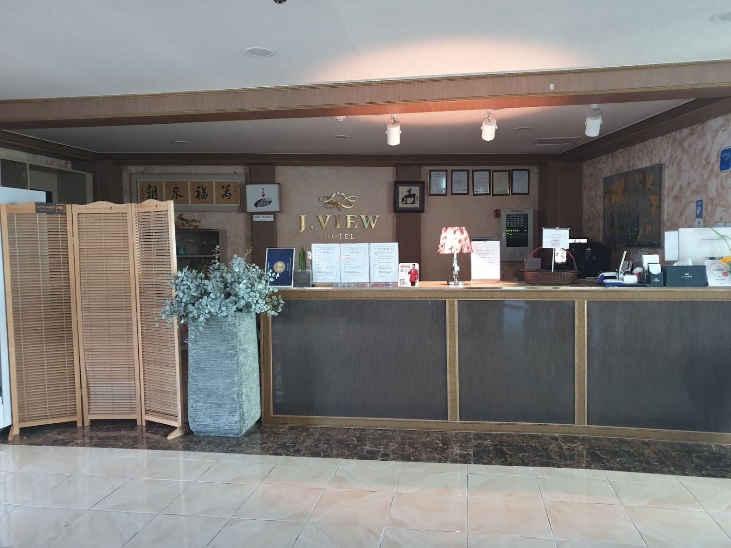 Cover Image for J View Hotel