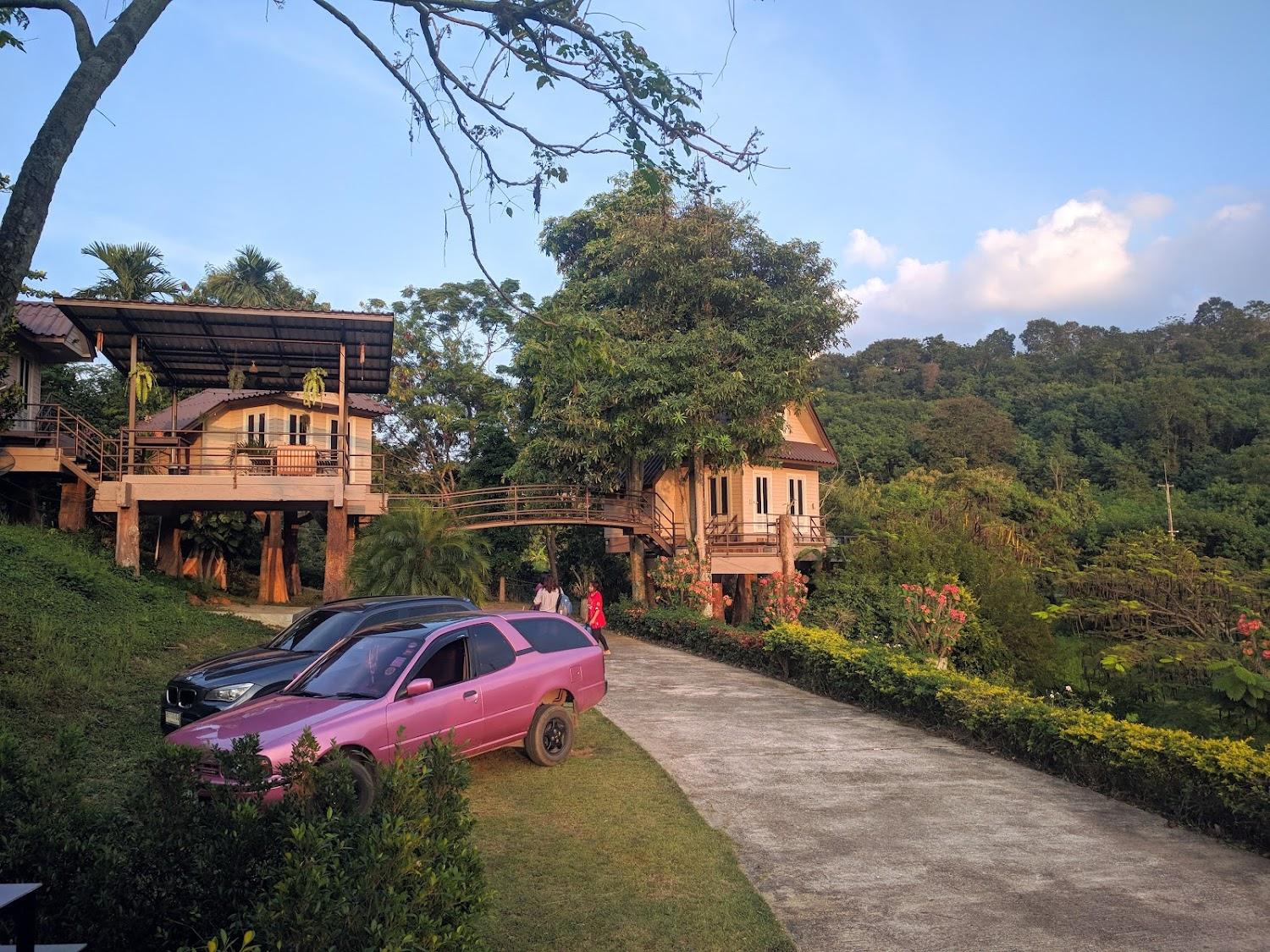 Cover Image for Onhill Village