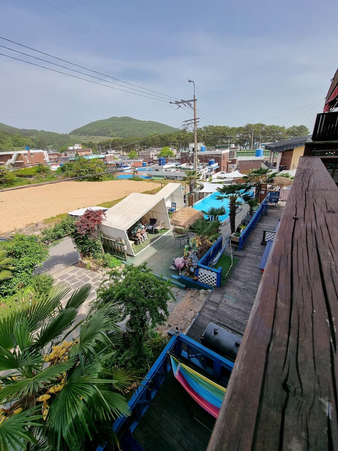 Cover Image for Namhae CN Blue Pension