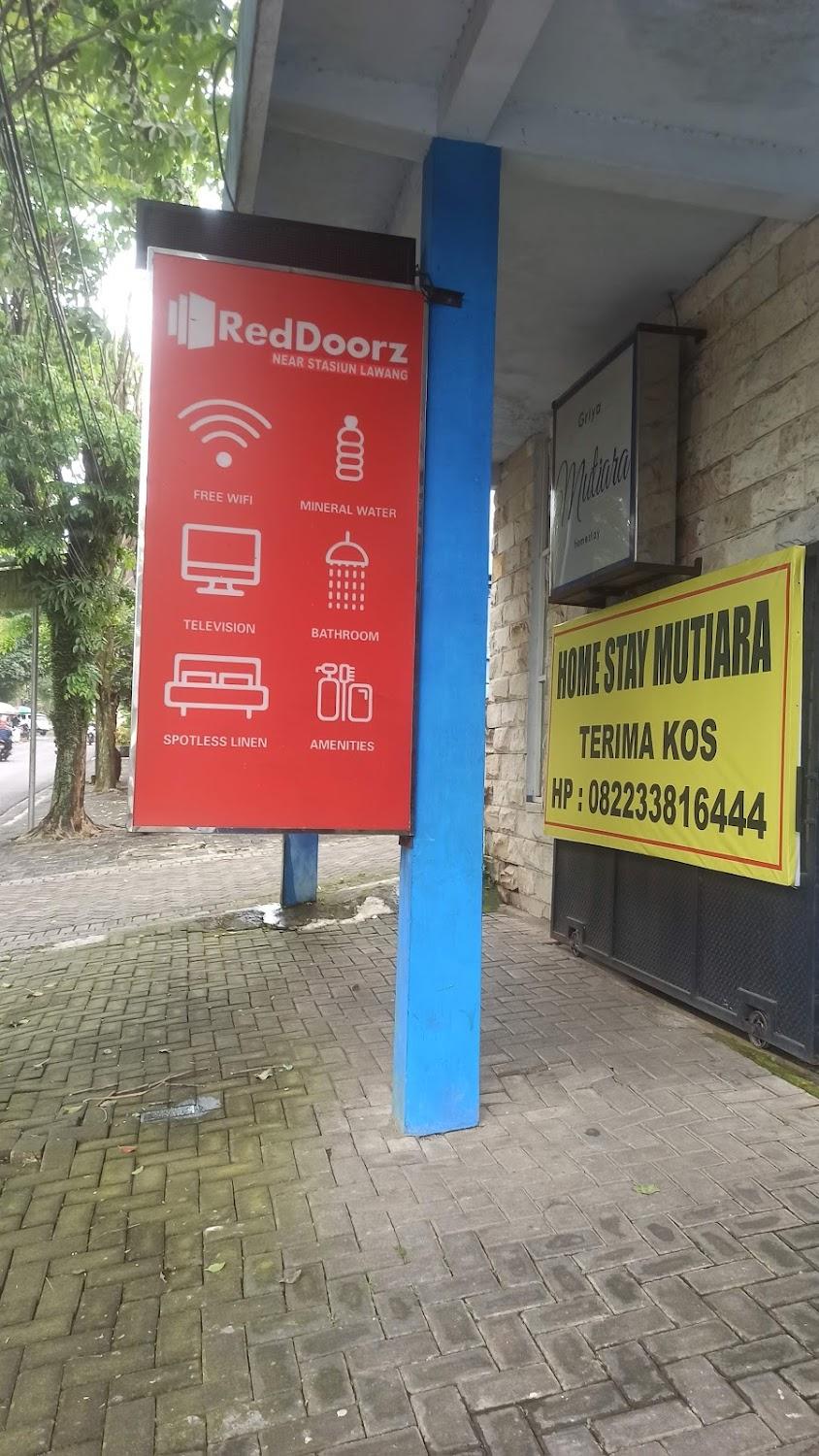 Cover Image for RedDoorz Near Stasiun Lawang