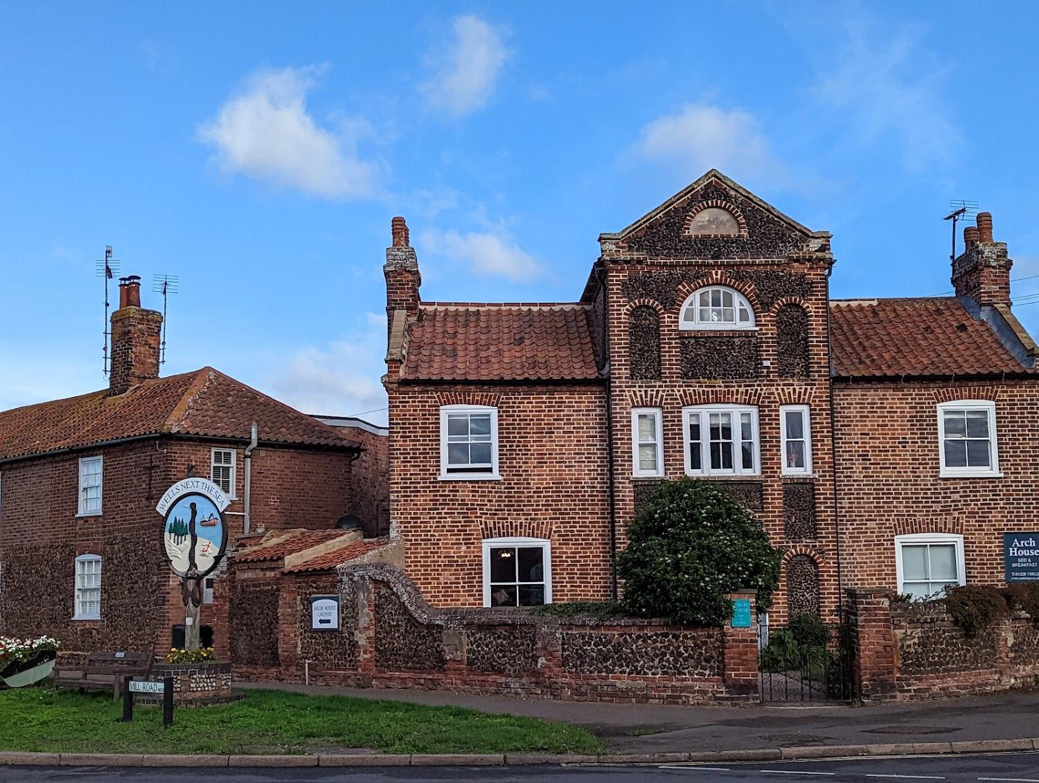 Cover Image for Arch House Rooms