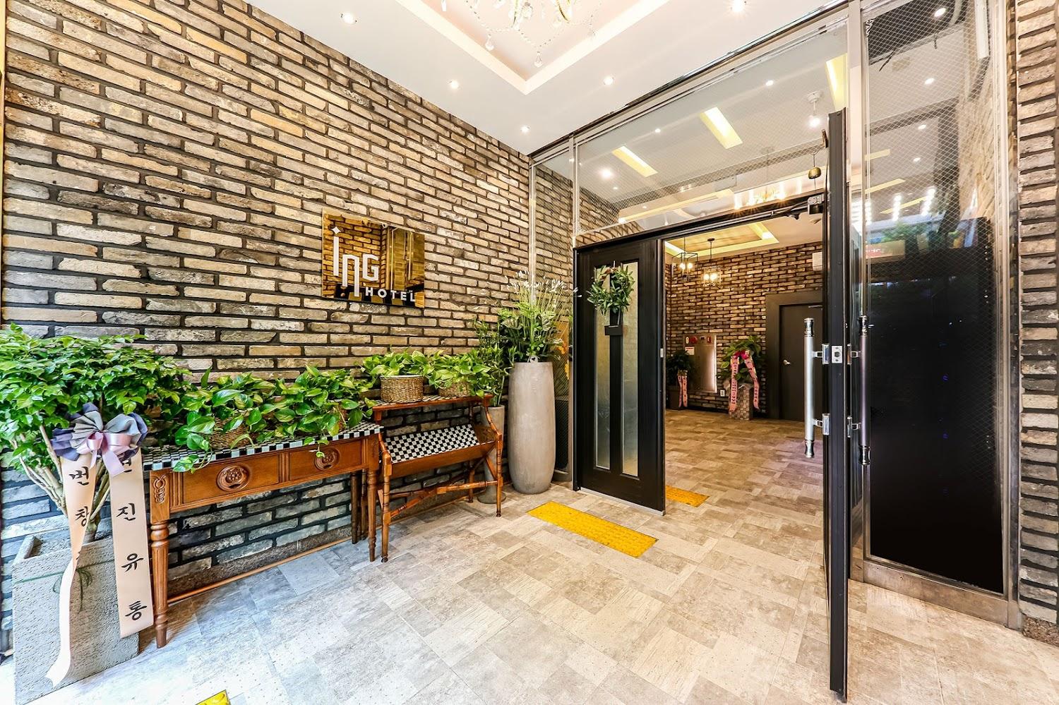 Cover Image for ING Hotel