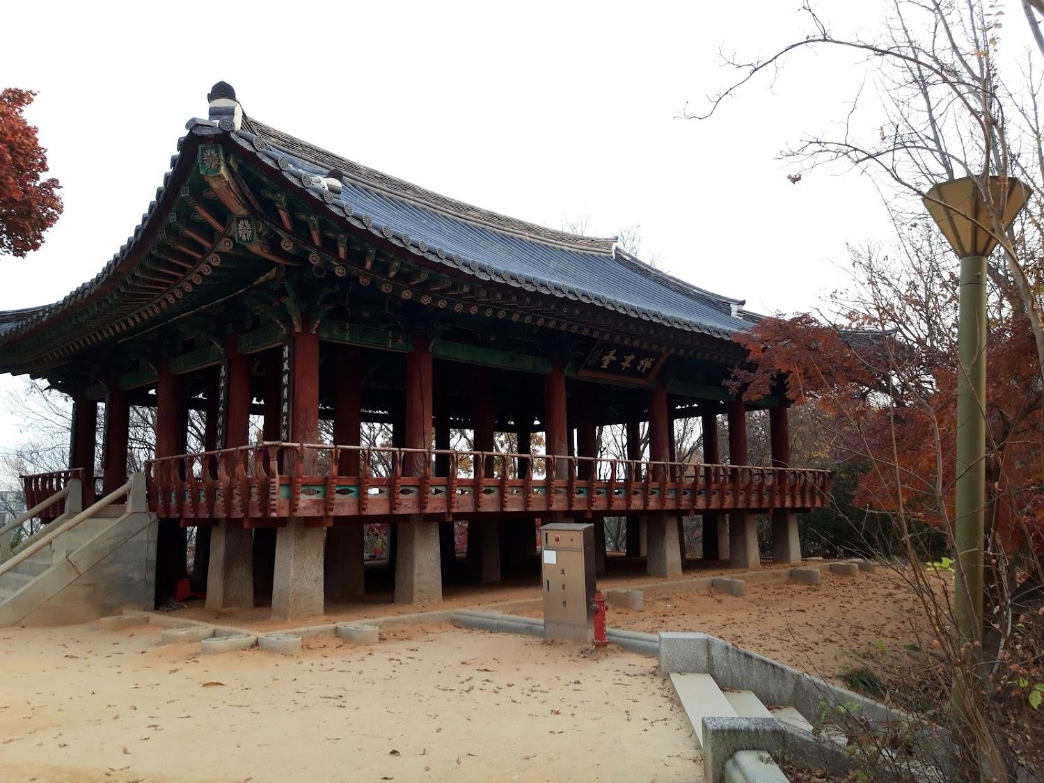 Cover Image for 천년의 아침