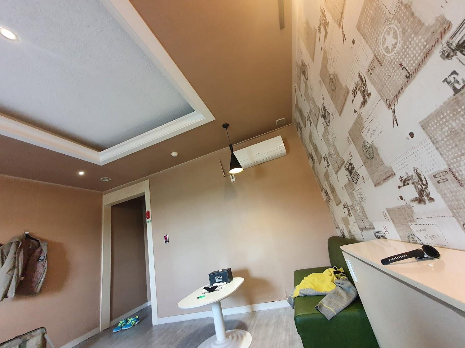 Cover Image for Fam Hotel