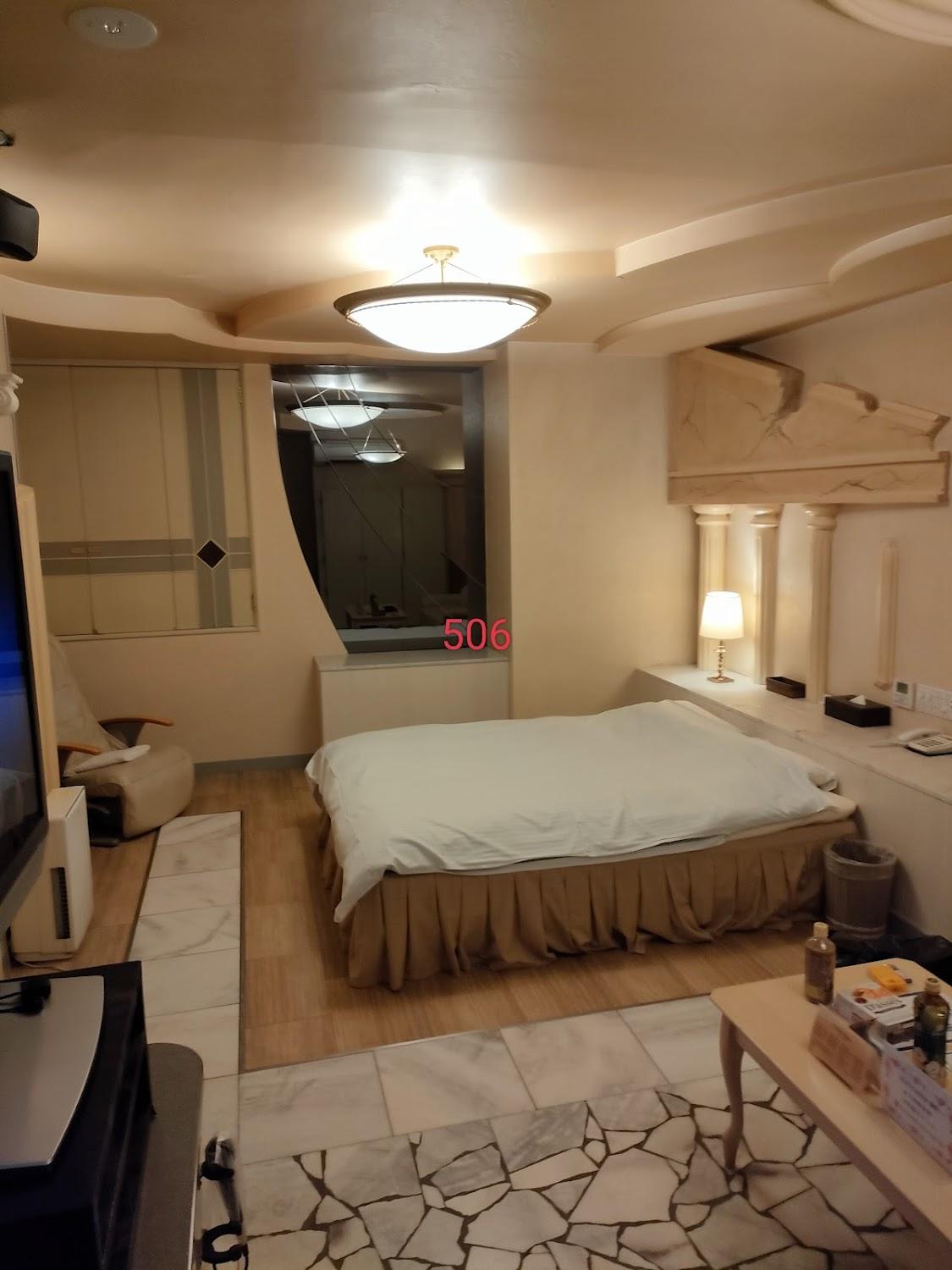 Cover Image for HOTEL RR