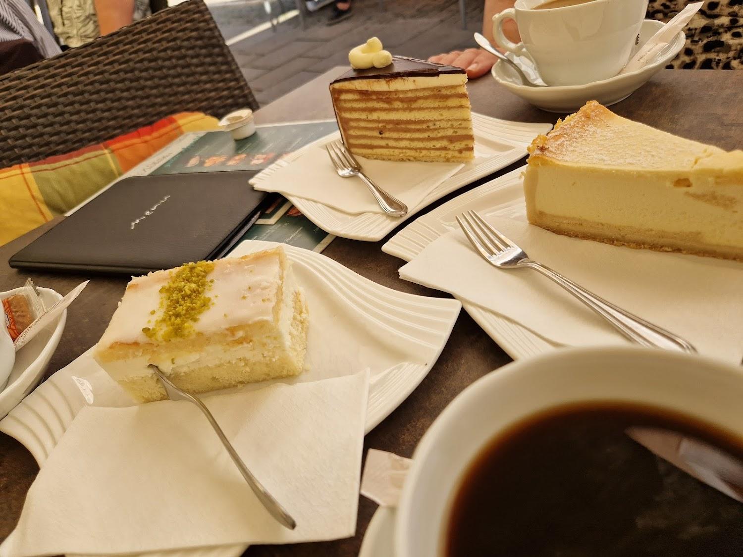 Cover Image for Café am Donautor