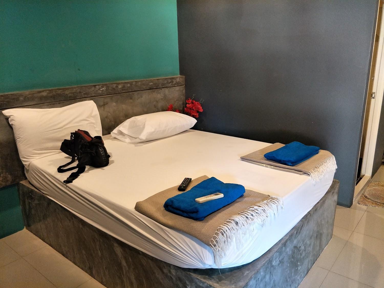 Cover Image for Ninja Motel